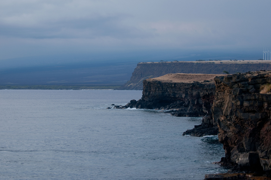 [South Point cliffs, Kaū] Photo by Ruben Carillo.