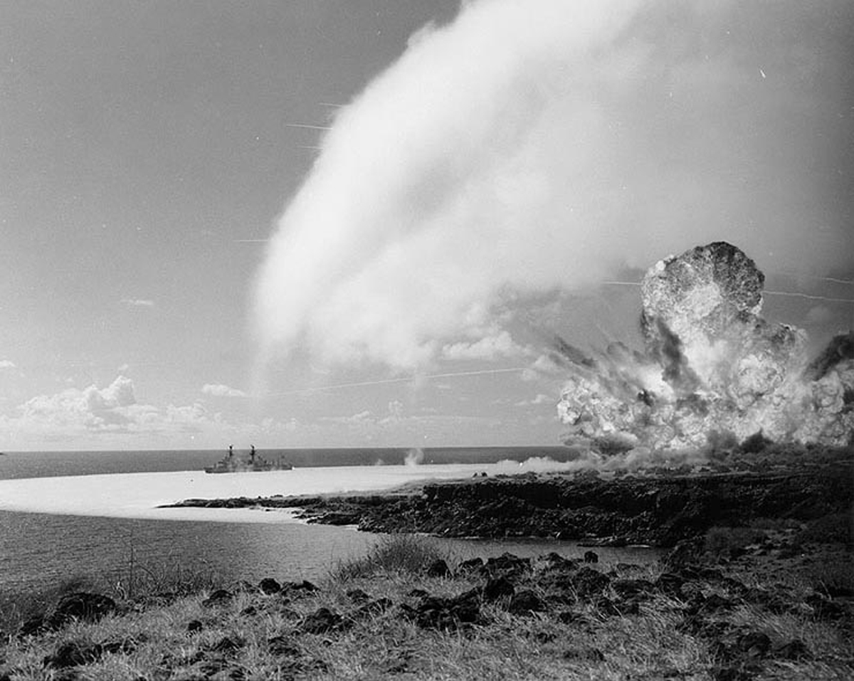 [Explosions on Kahoʻolawe, 1965] Photo courtesy of the Naval History and Heritage Command.