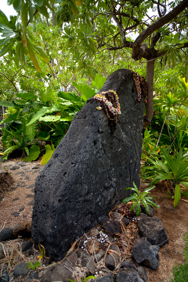 [Stone altar] ʻUla stone altar at Keauhou, Hawaiʻi. Photo by Ruben Carillo.